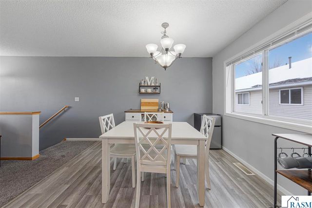 329 Tanager Path, Mankato, MN 56001