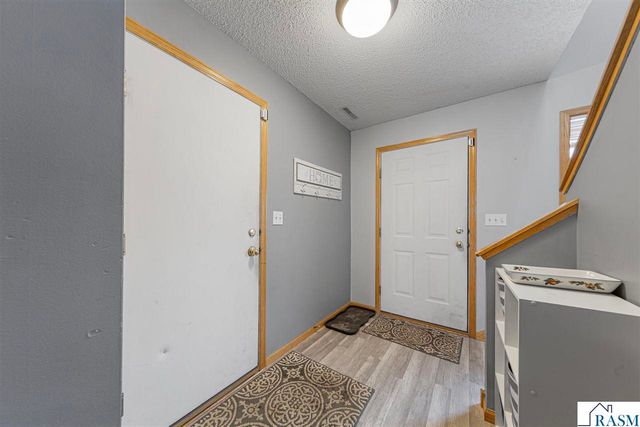 329 Tanager Path, Mankato, MN 56001