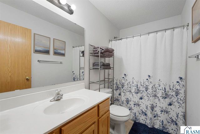 329 Tanager Path, Mankato, MN 56001