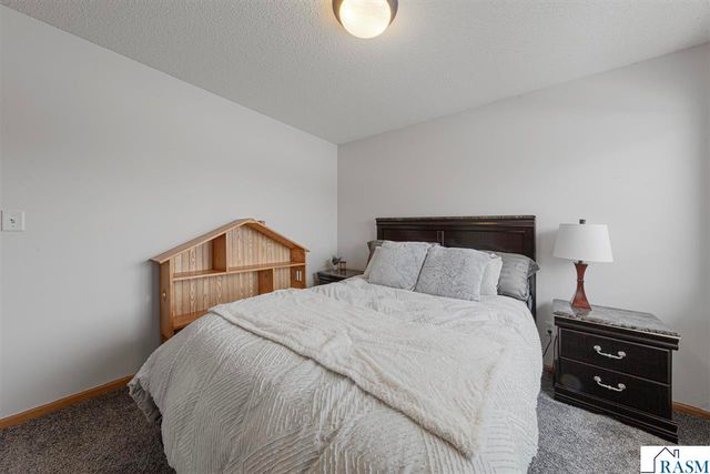 329 Tanager Path, Mankato, MN 56001