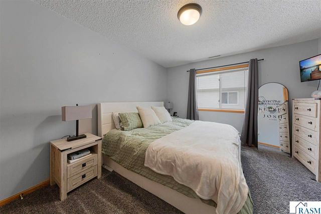 329 Tanager Path, Mankato, MN 56001