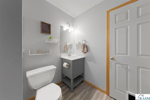 329 Tanager Path, Mankato, MN 56001