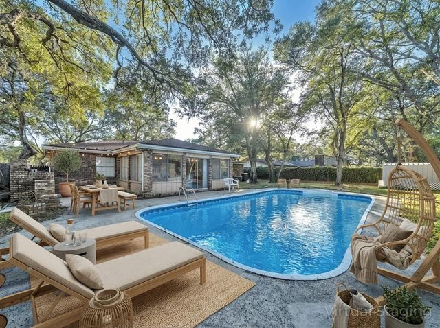 333 Shannon Ct Nw Court, Fort Walton Beach, FL 32548