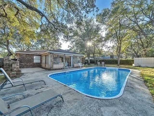 333 Shannon Ct Nw Court, Fort Walton Beach, FL 32548