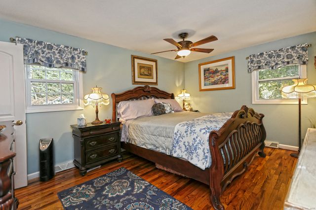30 Lakeview Drive, Milford, CT 06460