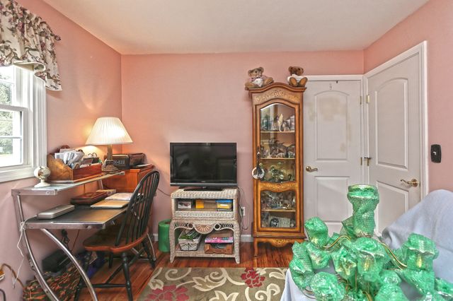 30 Lakeview Drive, Milford, CT 06460