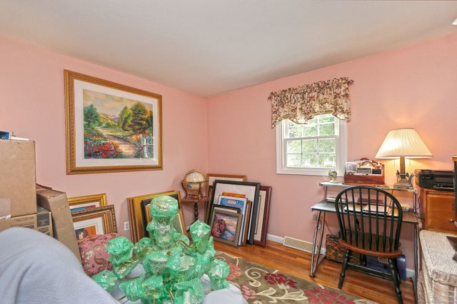 30 Lakeview Drive, Milford, CT 06460