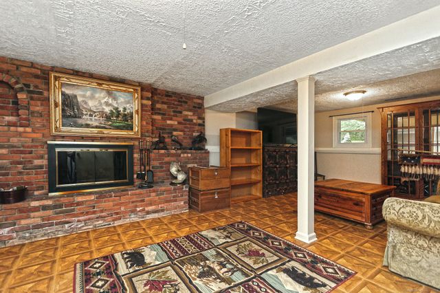 30 Lakeview Drive, Milford, CT 06460