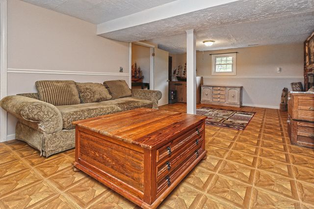 30 Lakeview Drive, Milford, CT 06460