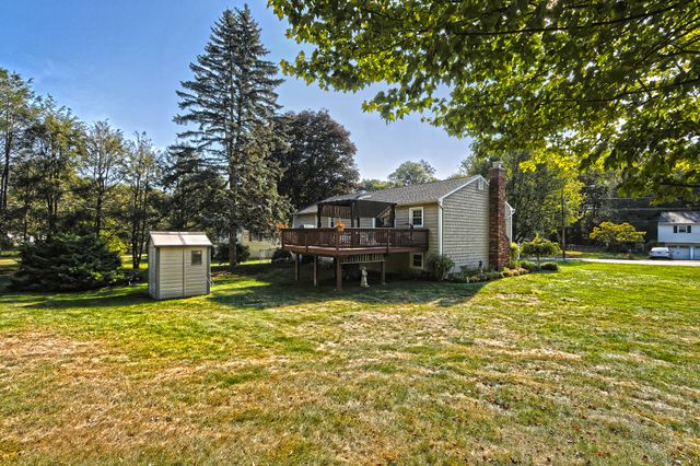30 Lakeview Drive, Milford, CT 06460