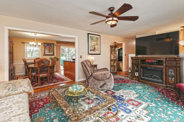 30 Lakeview Drive, Milford, CT 06460