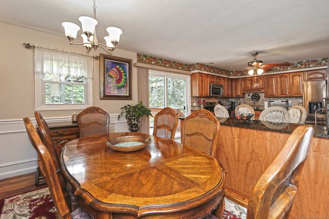 30 Lakeview Drive, Milford, CT 06460