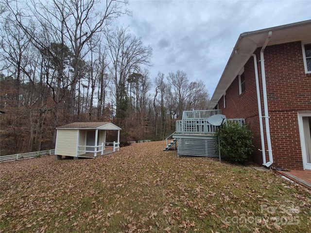 866 Oak Street, Troy, NC 27371