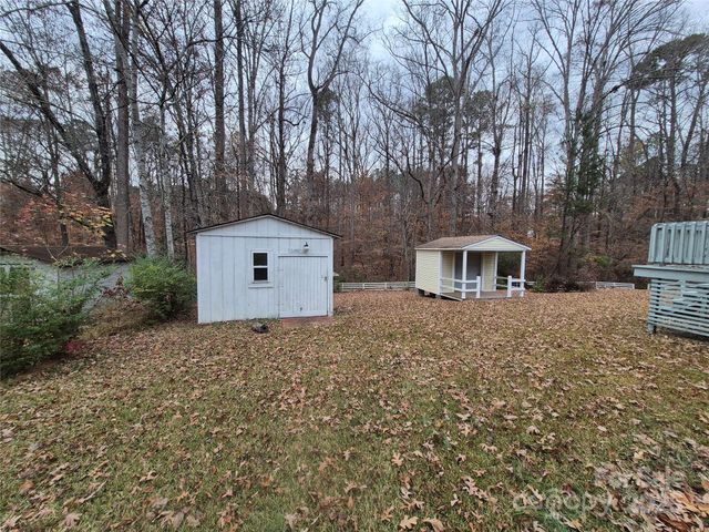 866 Oak Street, Troy, NC 27371