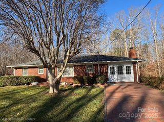 866 Oak Street, Troy, NC 27371