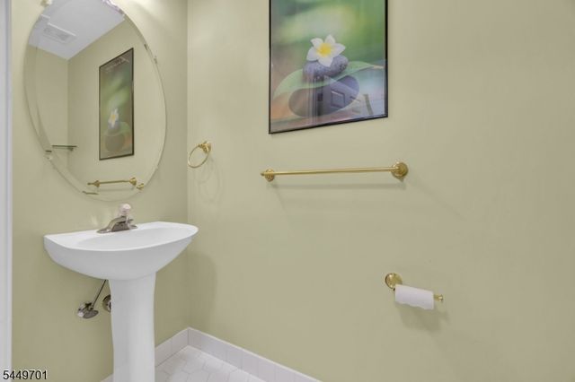 2002 S Branch Dr, Readington Twp., NJ 08889