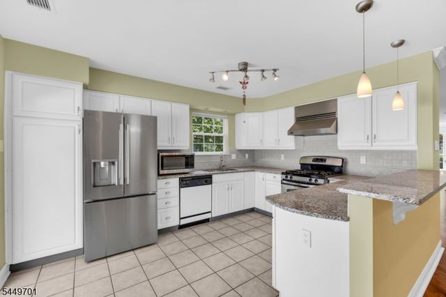 2002 S Branch Dr, Readington Twp., NJ 08889