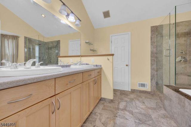 2002 S Branch Dr, Readington Twp., NJ 08889