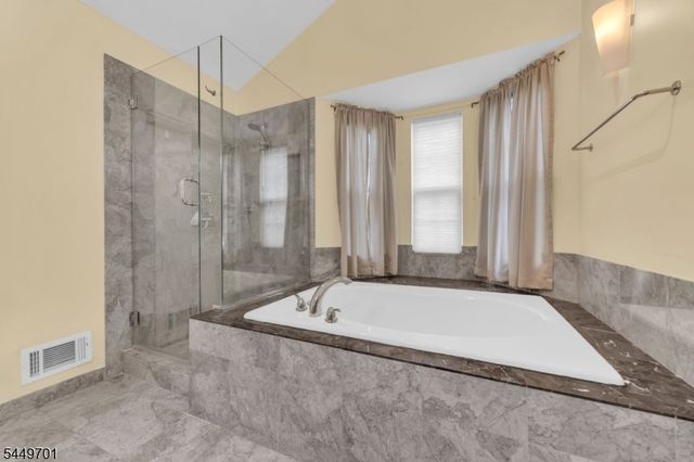 2002 S Branch Dr, Readington Twp., NJ 08889