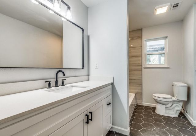 8011 Woodhue Road, Dallas, TX 75228