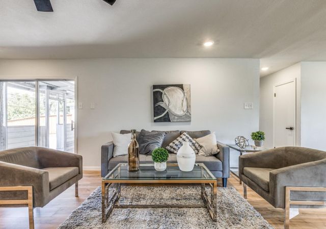 8011 Woodhue Road, Dallas, TX 75228