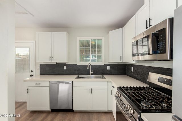 4010 N 11TH Avenue, Phoenix, AZ 85013