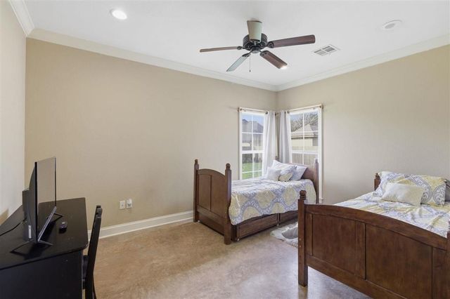 975 N Kade Ln, Lake Charles, LA 70605