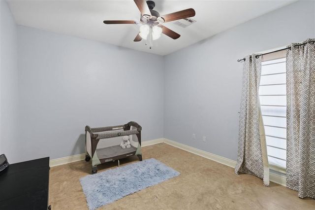 975 N Kade Ln, Lake Charles, LA 70605