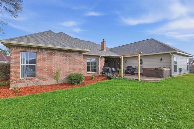 975 N Kade Ln, Lake Charles, LA 70605