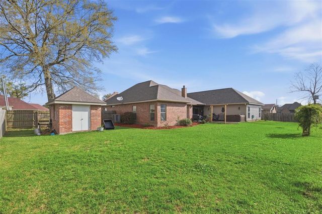 975 N Kade Ln, Lake Charles, LA 70605