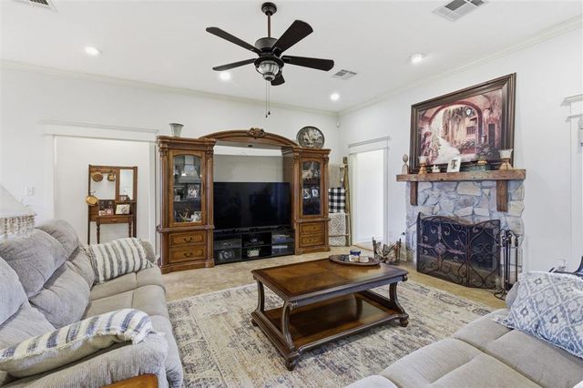 975 N Kade Ln, Lake Charles, LA 70605