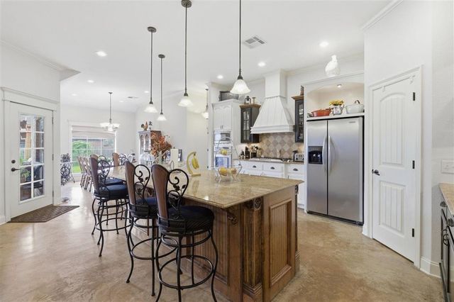 975 N Kade Ln, Lake Charles, LA 70605