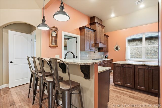 647 E Huntsville Place, Broken Arrow, OK 74011