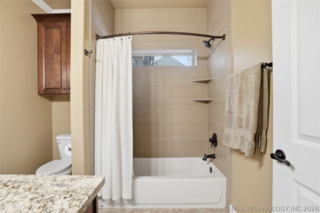 647 E Huntsville Place, Broken Arrow, OK 74011