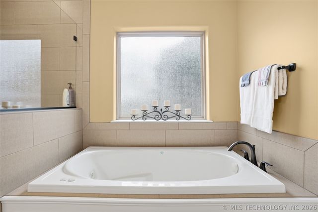 647 E Huntsville Place, Broken Arrow, OK 74011