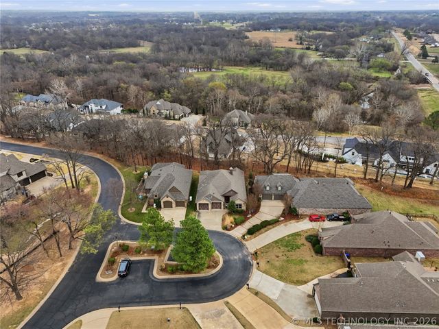 647 E Huntsville Place, Broken Arrow, OK 74011