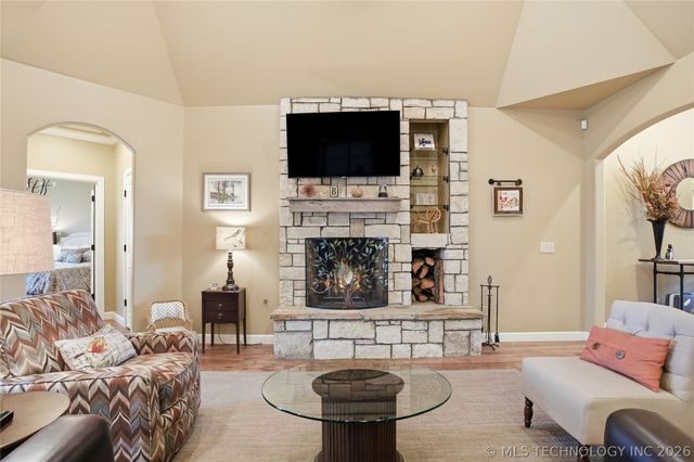 647 E Huntsville Place, Broken Arrow, OK 74011