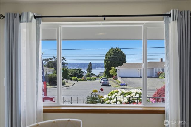 1273 S Jackson Avenue, Tacoma, WA 98465