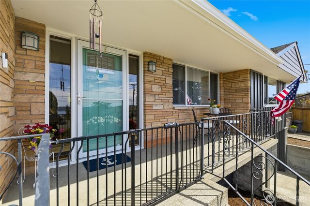 1273 S Jackson Avenue, Tacoma, WA 98465