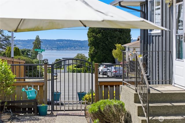 1273 S Jackson Avenue, Tacoma, WA 98465