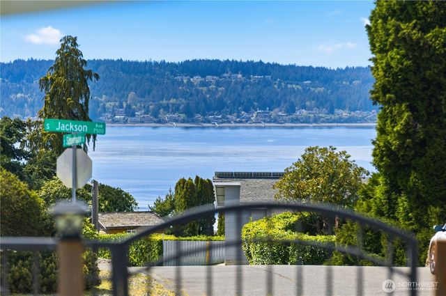 1273 S Jackson Avenue, Tacoma, WA 98465