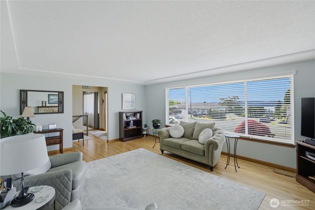 1273 S Jackson Avenue, Tacoma, WA 98465