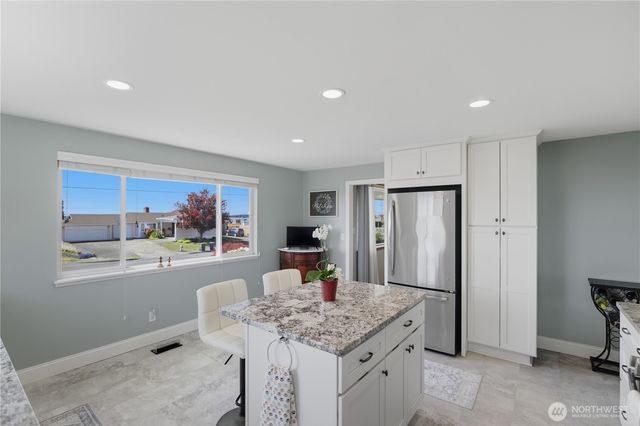 1273 S Jackson Avenue, Tacoma, WA 98465