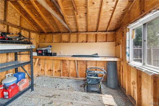 146 Dolshire Dr, Clay, NY 13212