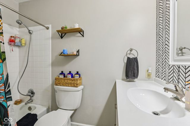 1641 Hillcrest Avenue, Anderson, IN 46011