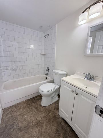 801 N H St 1, Lake Worth, FL 33460