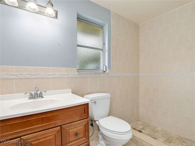 2603 NE 2nd PL, Cape Coral, FL 33909