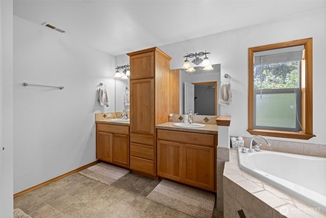 2201 W 16th Street, Port Angeles, WA 98363