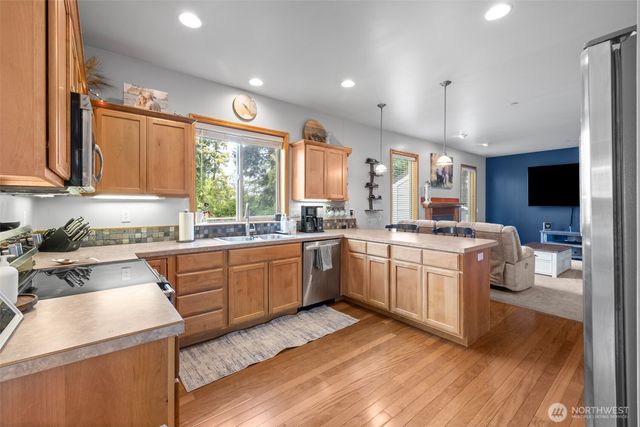 2201 W 16th Street, Port Angeles, WA 98363
