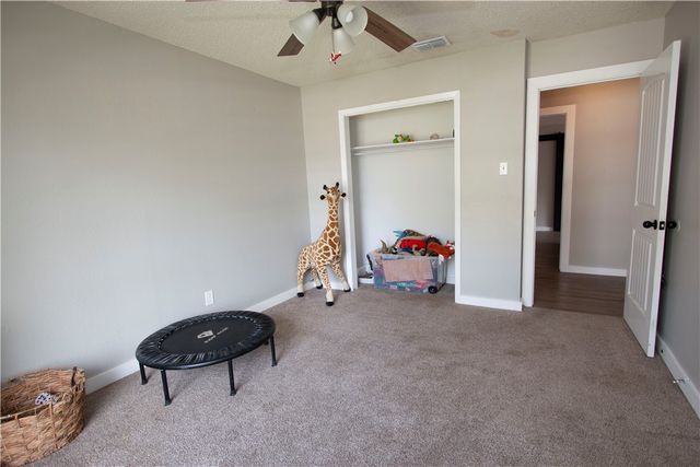 2020 Saint Charles Dr, Portland, TX 78374